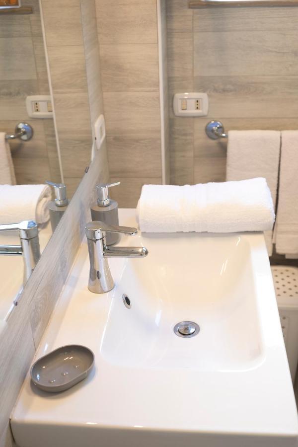 Donna Rosaria House Apartment ซอร์เรนโต ภายนอก รูปภาพ